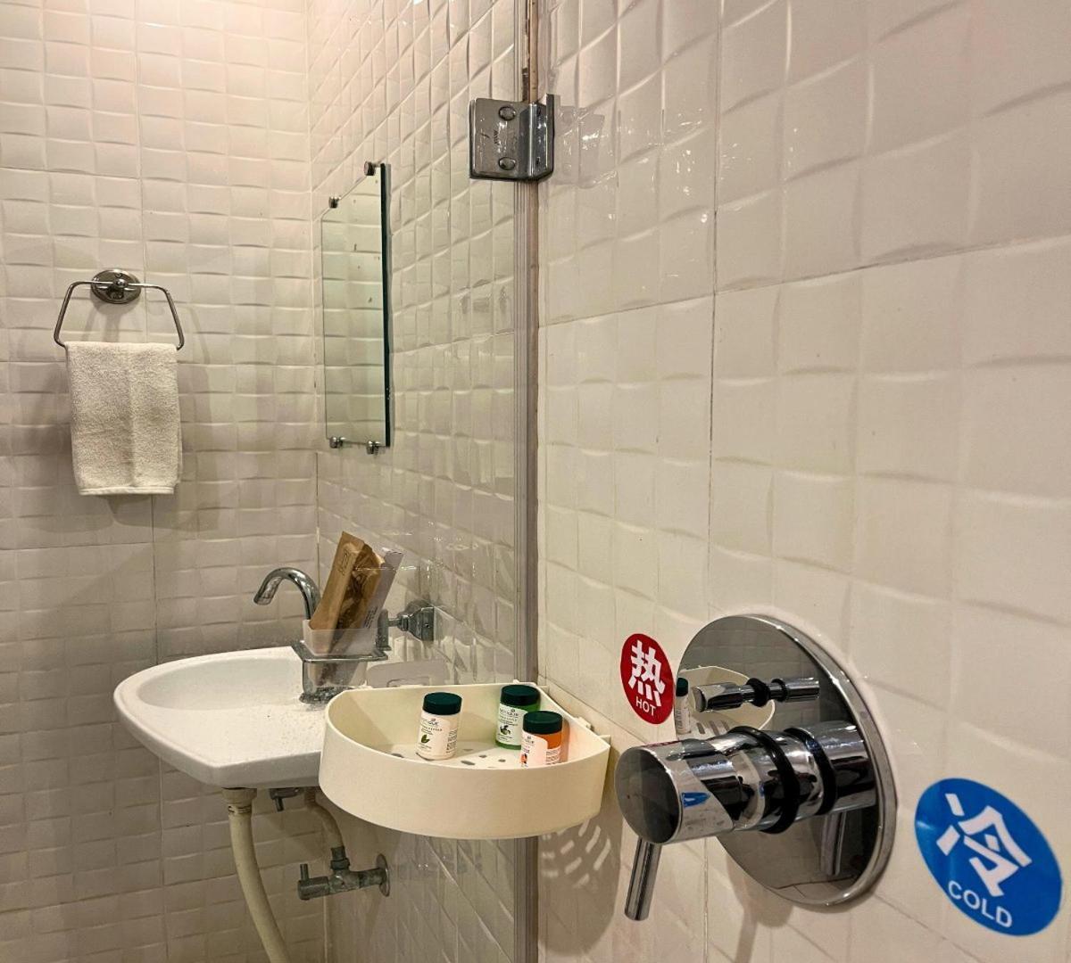 Hotel Runway Inn Pura Raghunāth Zewnętrze zdjęcie