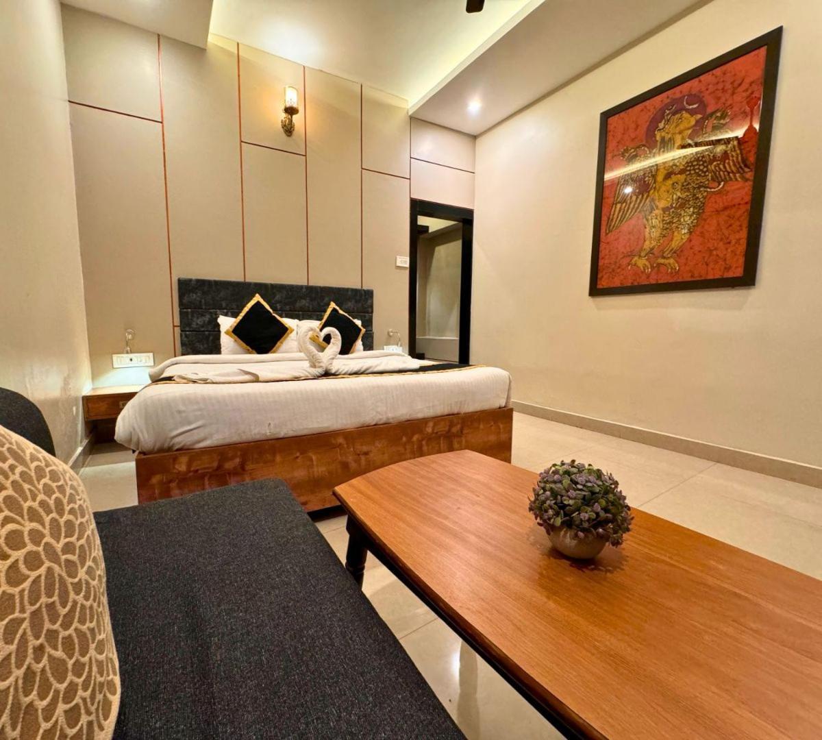 Hotel Runway Inn Pura Raghunāth Zewnętrze zdjęcie