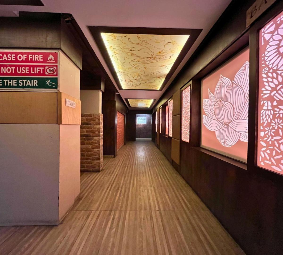 Hotel Runway Inn Pura Raghunāth Zewnętrze zdjęcie
