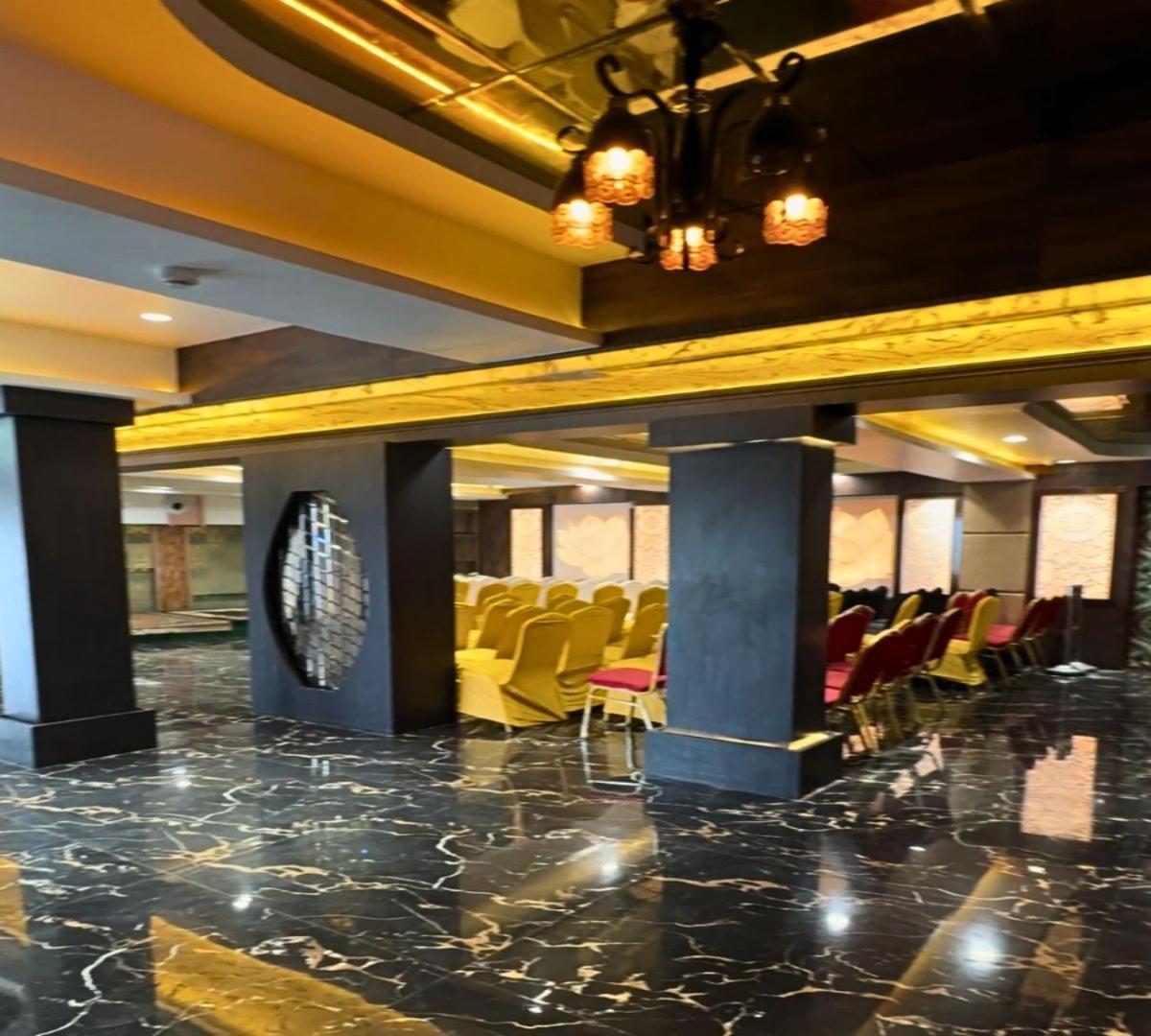 Hotel Runway Inn Pura Raghunāth Zewnętrze zdjęcie