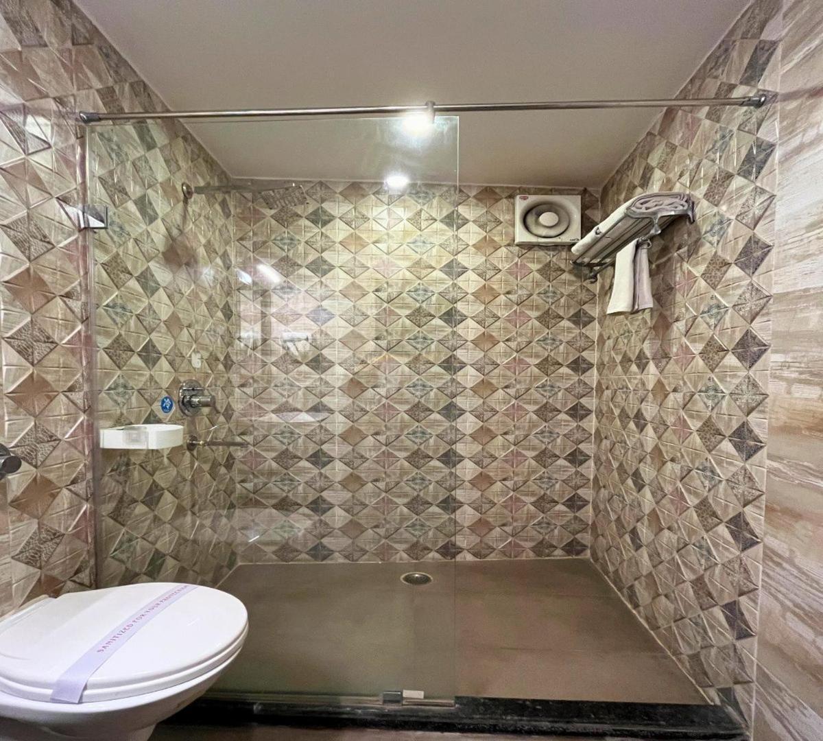 Hotel Runway Inn Pura Raghunāth Zewnętrze zdjęcie